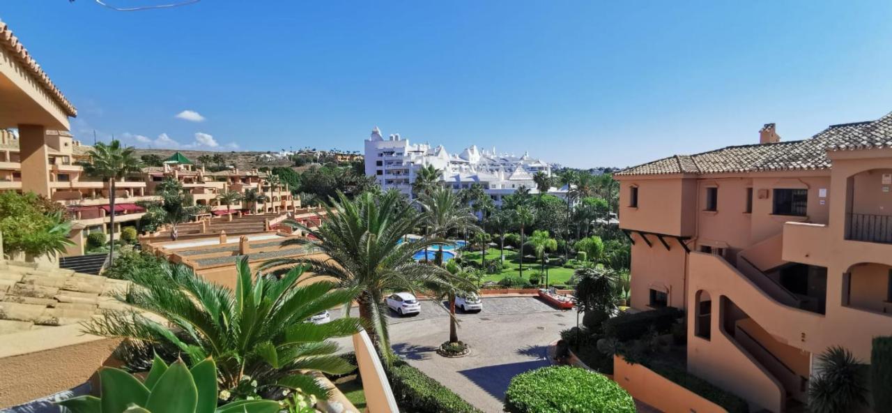 Vista Azul Apartment Estepona Bagian luar foto